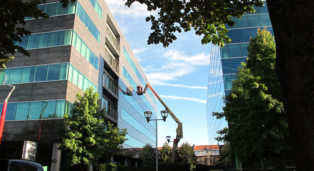 Carro window cleaning